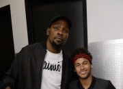 爱游戏- 内马尔复出两场又伤退 