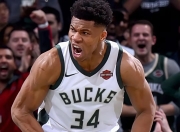 爱游戏娱乐-包含字母哥在湖人比赛中比分优势明显，绝杀引发热议！的词条