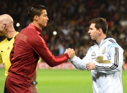 爱游戏体育-包含字母哥巅峰对决，梅西与40激战MAD分钟，爆冷胜负难料！的词条