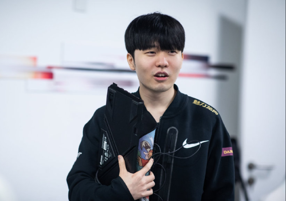  rookie在ig第一场比赛 