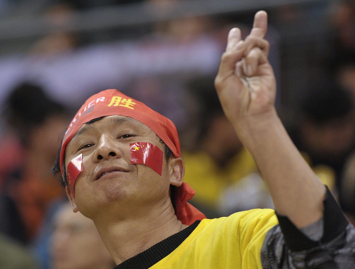  美国队观众热烈欢呼！，Uzi迎来七赛季出色发挥赢得满堂喝彩