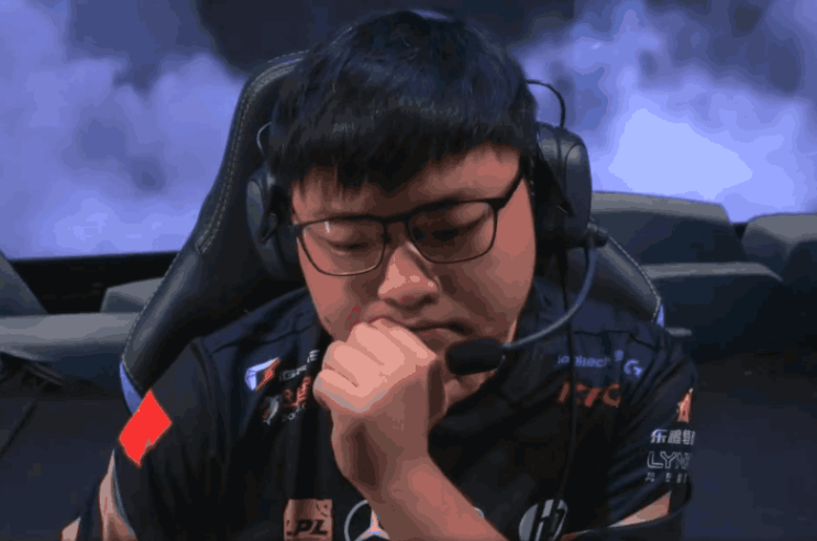  美国队观众热烈欢呼！，Uzi迎来七赛季出色发挥赢得满堂喝彩