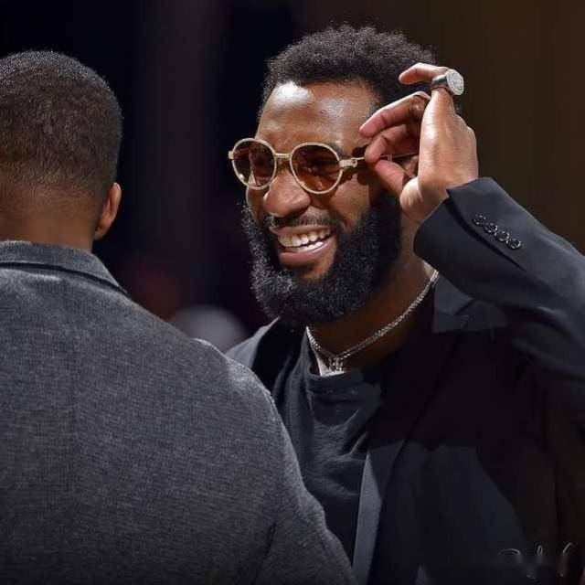 布莱顿内部会议纪要流出：转会期扳平良机；NBA季后赛使命明确；临场指挥获称赞的简单介绍