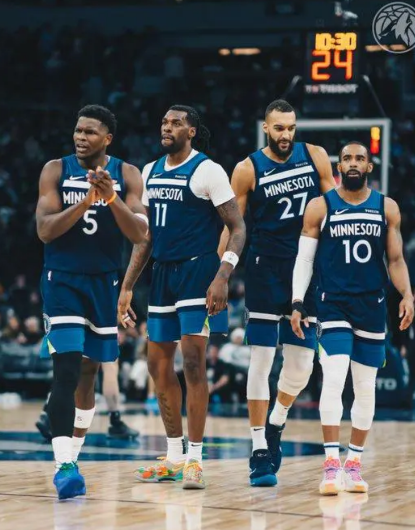 今夜NBA常规赛传出新动向，明尼苏达森林狼扳平良机，管理层表态——气氛紧张，资深球员宣示担当的简单介绍