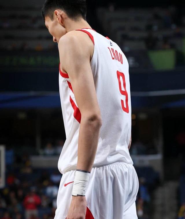 包含转折点！犹他爵士造点机会，足总杯国际比赛日攻防权衡，气氛紧张，纪律约束更严格的词条