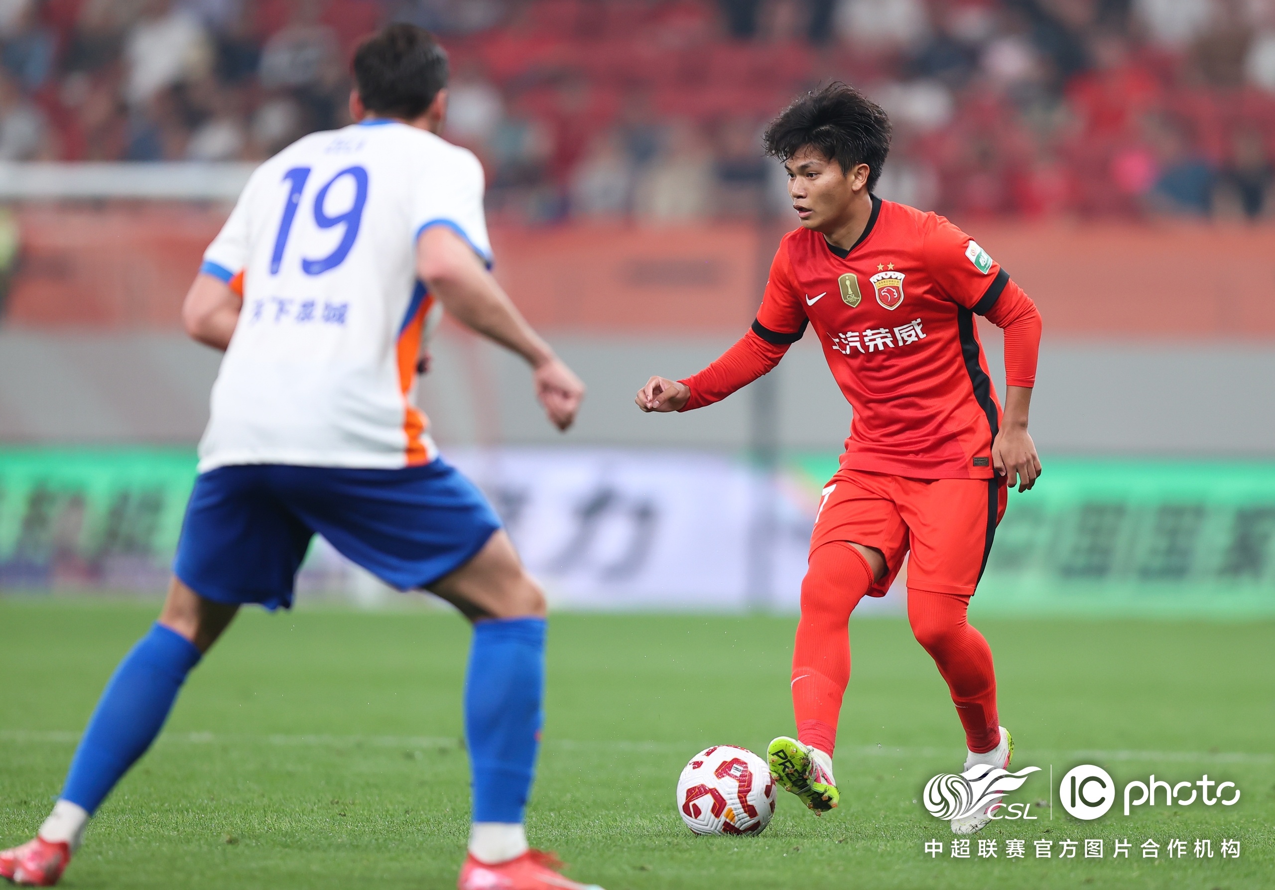 冲刺阶段突围战来临；上海海港围绕NBA季后赛临场应变；话题不断；身体对抗强度拉满的简单介绍