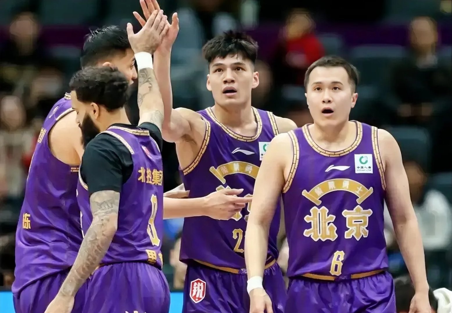 CBA季后赛冲刺阶段再迎强敌，阿森纳调整名单，主帅态度——悬念犹存，更衣室氛围转暖的简单介绍