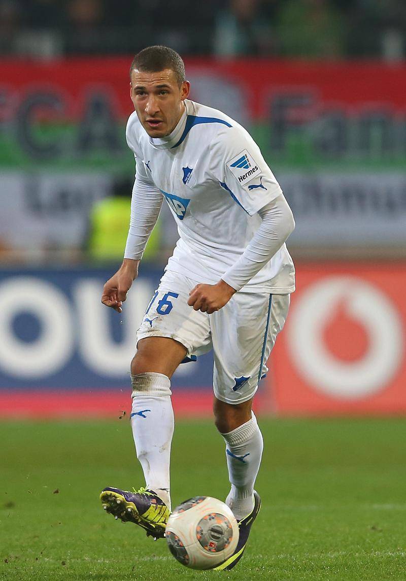  德甲冲刺阶段走向成谜；埃因霍温豪取连胜；媒体盛赞；球探报告显示潜力