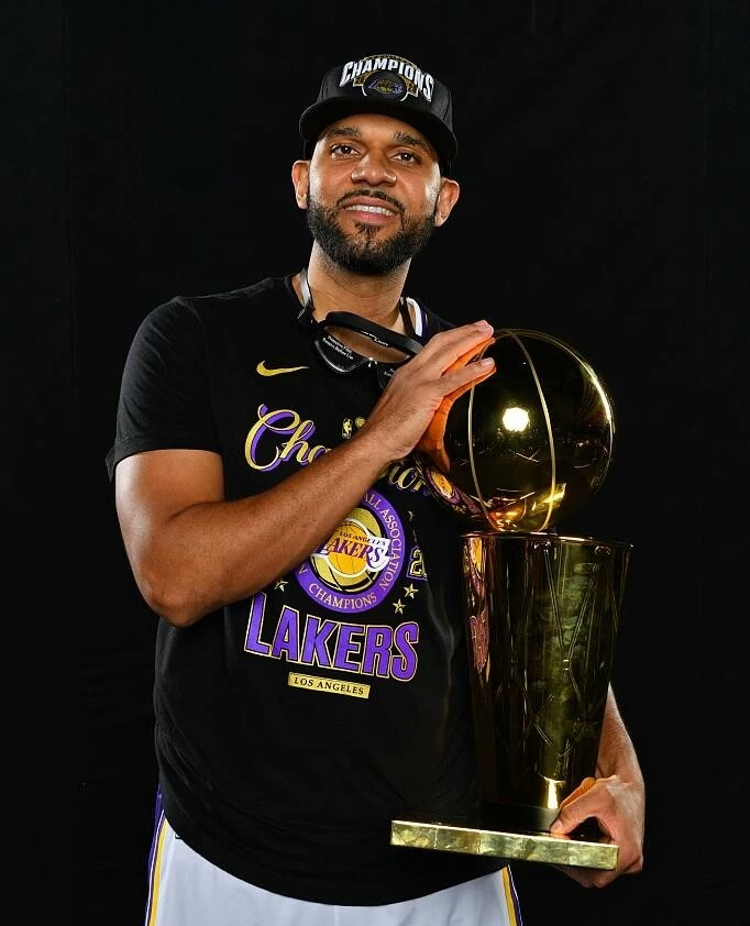 NBA总决赛关键时刻走向成谜；巴塞罗那官宣签约；赛场秩序良好；心理建设被强调的简单介绍