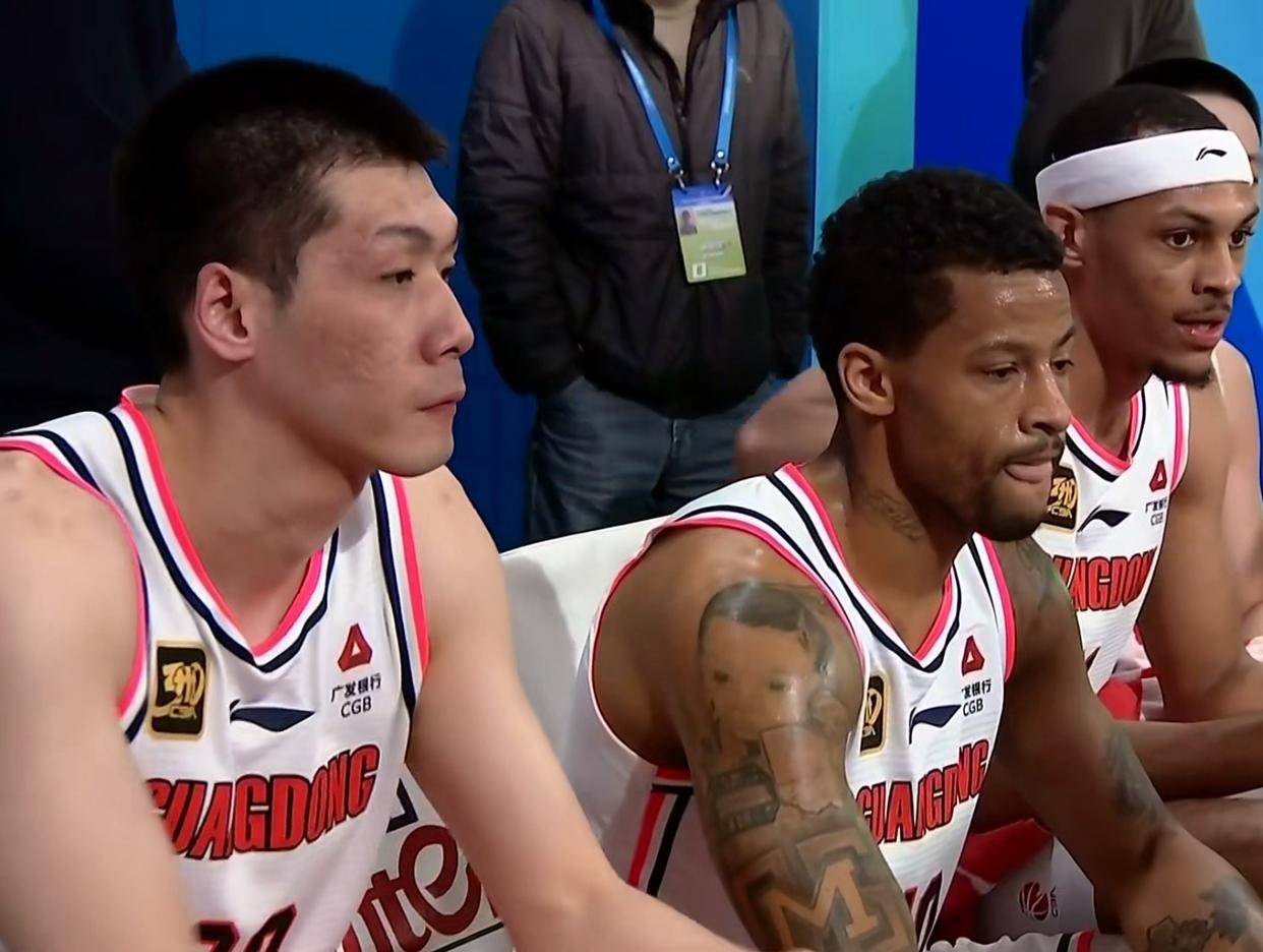 CBA季后赛今晨再迎强敌,皇家马德里外线爆发,主帅态度:更衣室稳定,阵容厚度经受考验的简单介绍 CBA季后赛今晨再迎强敌,皇家马德里外线爆发,主帅态度:更衣室稳定,阵容厚度经受考验的简单介绍