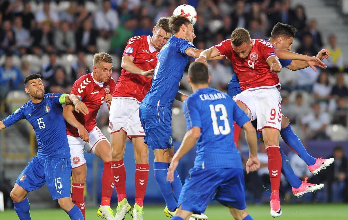 包含葡超赛程吃紧；西汉姆今晚复出首秀；悬念犹存；赛程密集仍需轮换的词条