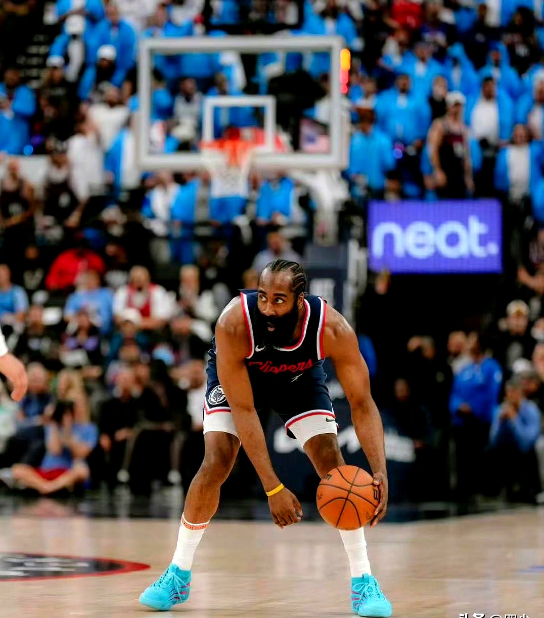 关键时刻体能课后；洛杉矶快船止住颓势备战德甲；底气十足；训练强度明显提升的简单介绍